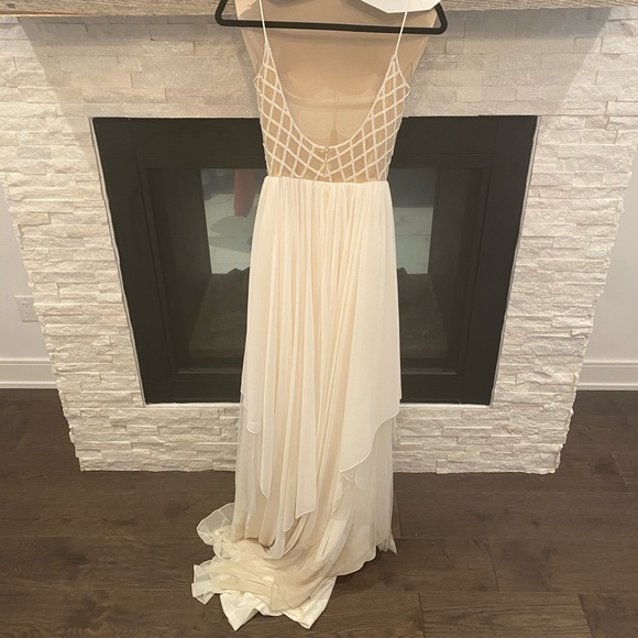 Hayley Paige Wedding Gown - Picture 10 of 16